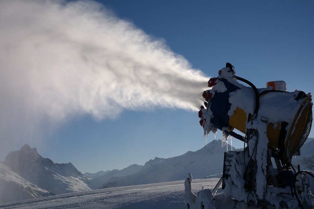 sneeuwkanonnen in het La Plagne skigebied 